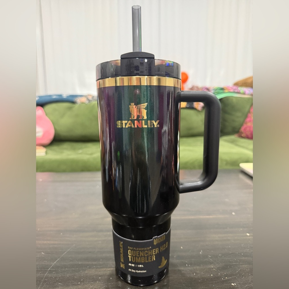 Stanley Wicked Elphaba For Good 40oz Stainless Steel Tumbler Flowstate Quencher